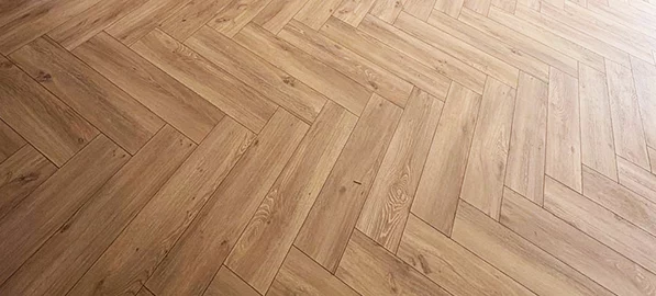 Parquet en chevrons posé