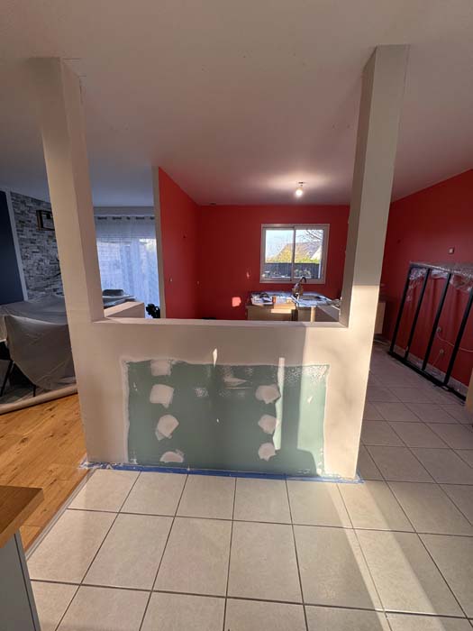 Carrelage posé dans une cuisine en rénovation